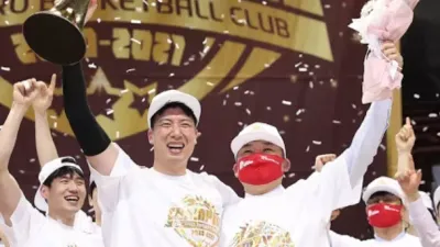 김승기 감독 챔피언스 결정전 우승! 환한 미소로 화답!