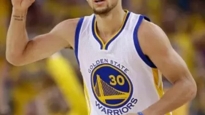 NBA 슈퍼스타 커리와 르브론 제임스, 출발이 다르다