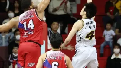 창원 선두 KGC 인삼 공사 잡고 끝까지 선두 경쟁 간다.