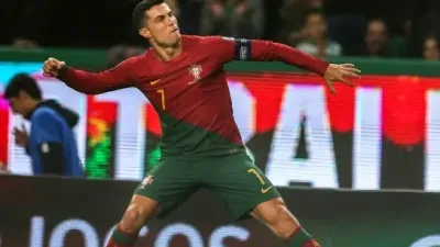 호날두 유럽 축구 선수권대회 1차전 멀티골 득점
