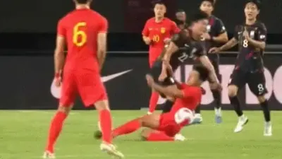 한중 U-24 대표팀 경기, 거친 반칙과 부상으로 태극전사들의 수난