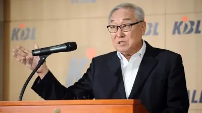 한국농구연맹, 데이원 제명 사태 이후 9개 구단 체제 막기 위한 애쓰다.