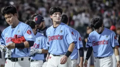 롯데, 8연패 수렁…타선 침체로 3위마저 위태