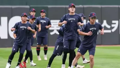 롯데, 일본서 늦가을 맹훈 돌입… 젊은 내야수는 ‘유학길’