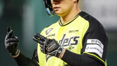 잠실 돌아오는 김재환, 두산 팬심은 싸늘할까