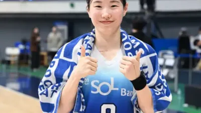 손목은 안고 간다…김지영, 300경기 향한 신한은행의 새 출발