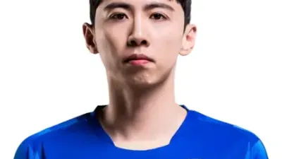 우리카드 잔류 택한 오재성 우승컵 들고 웃으며 은퇴하고 싶다