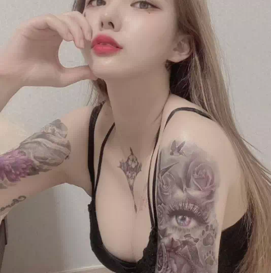 bj츄정 멋진 팔 타투
