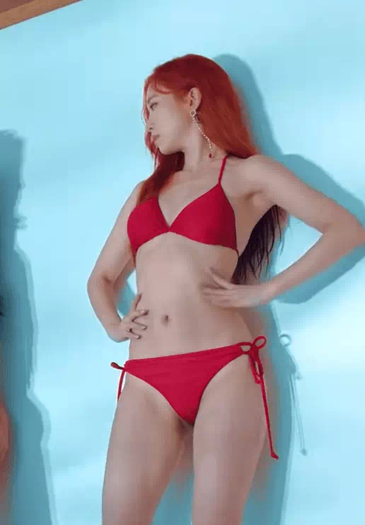소리 빨간 비키니 뒤태