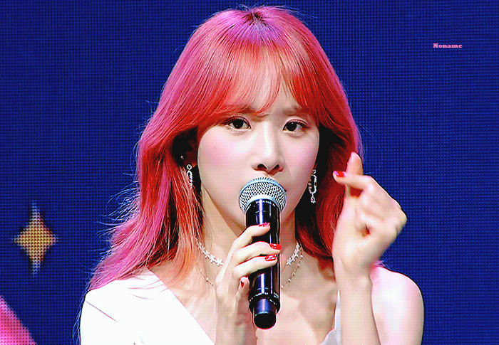손하트 날리는 우주소녀 설아