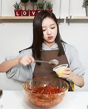 다진마늘 한통 다 때려넣는 유아