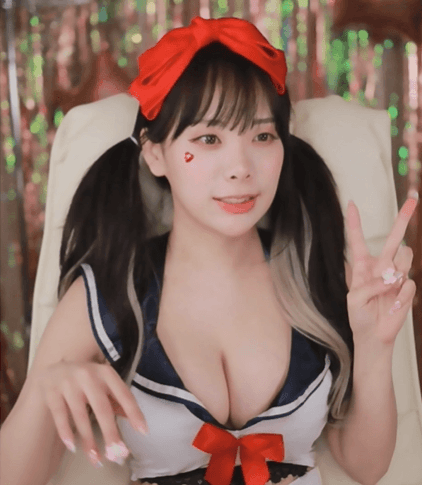 퀸다미 의상 살아있네