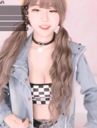 에디린 겉옷 벗고 섹시한 노출