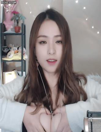 가슴으로 하트 선물해주는 여캠