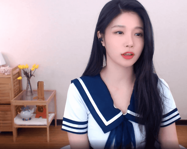 세라복 입은 세경 핵여신