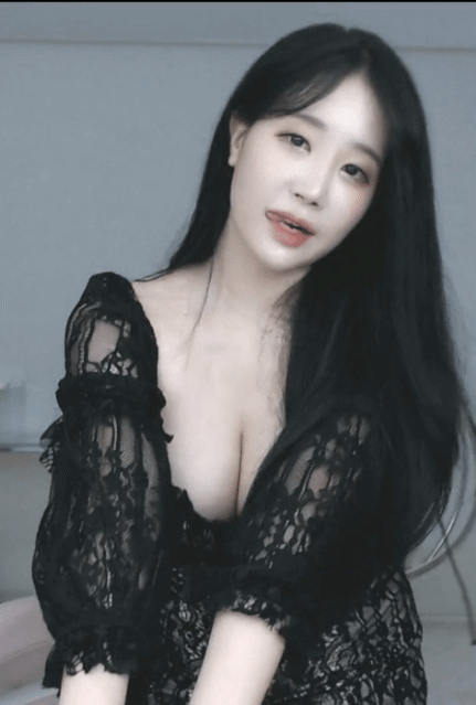 오토바이 댄스 살살 추는데도 슴부먼트 대박인 보미