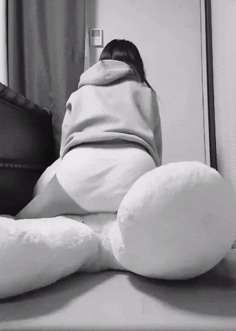 인형 덮치는 여캠 뒷태 트월킹