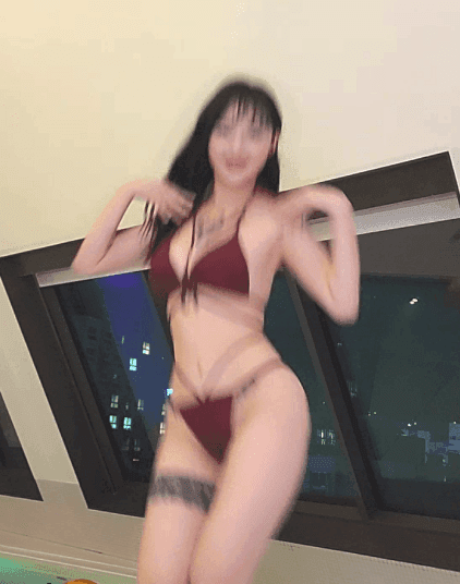 타투 때문에 악플에 시달리는 여자..