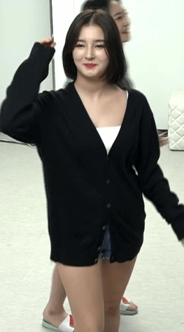 다트하면서 골짜기 노출되는 낸시