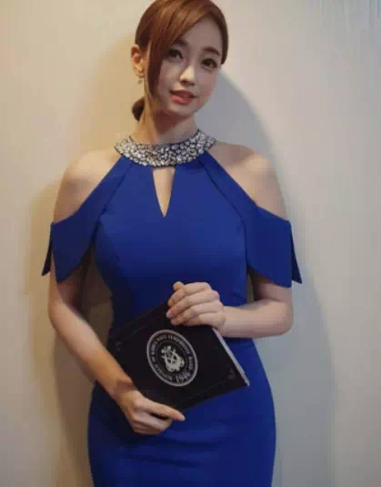 좋은 몸매 때문에 악플에 시달리는 기상캐스터