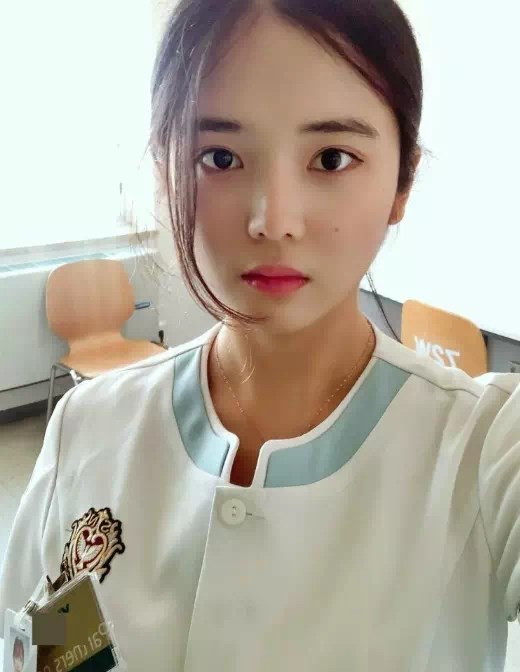 모델 일을 하면서 간호사 일도 하는 만능녀