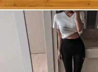 레깅스 입은 여친 