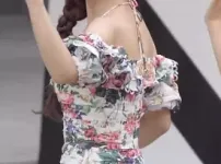꽃 원피스 잘어울리는 나연