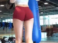 권투하는 빵실한 처자
