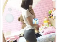 여고딩의 부담스런 교복치마 패션